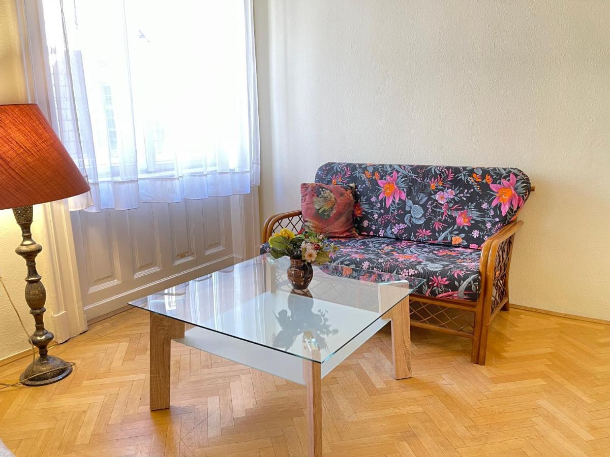 Isabelle Residency - Balcony & A.c Apartamento *